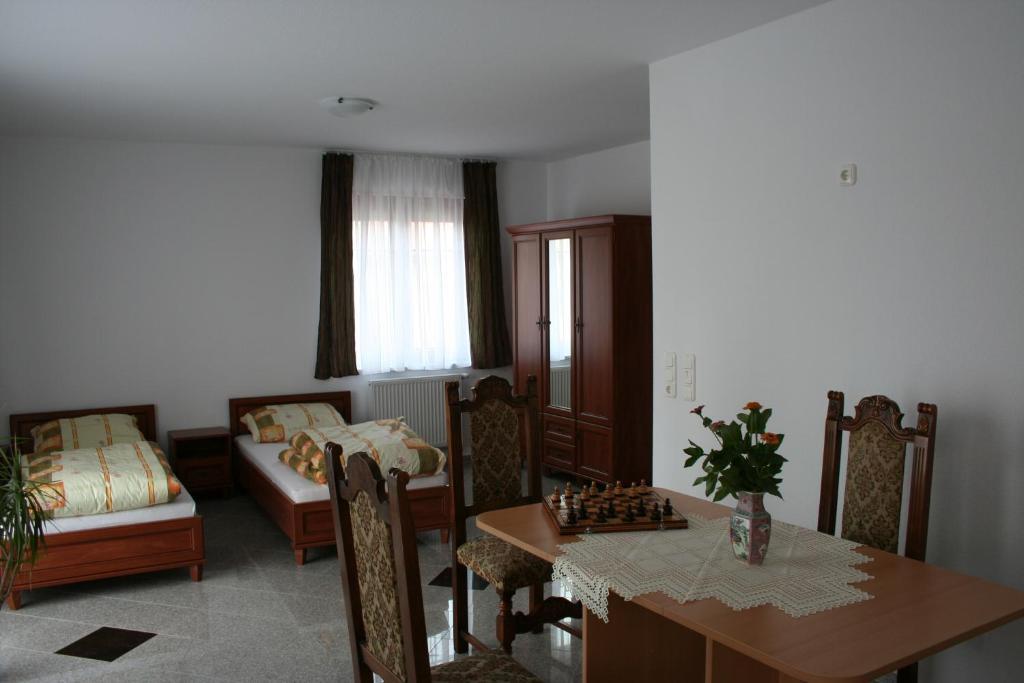 Pensjonacik Graven Apartamento Nidzica Habitación foto